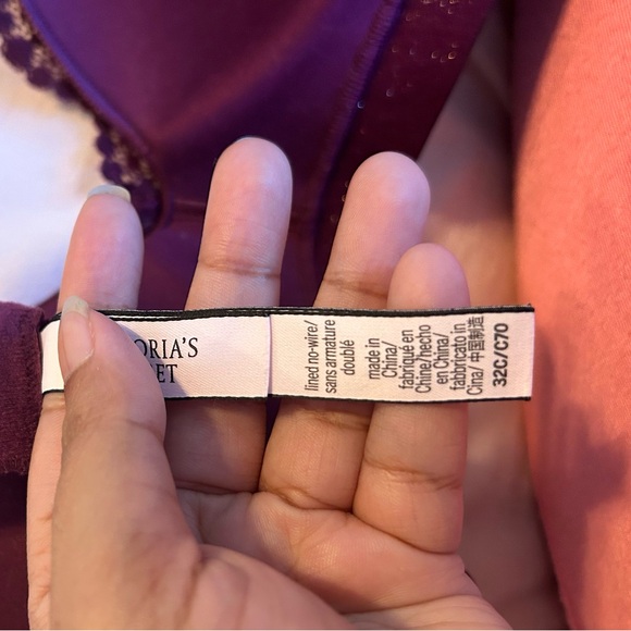 Victorias Secret Push Up Bra (32C) - Picture 10 of 10